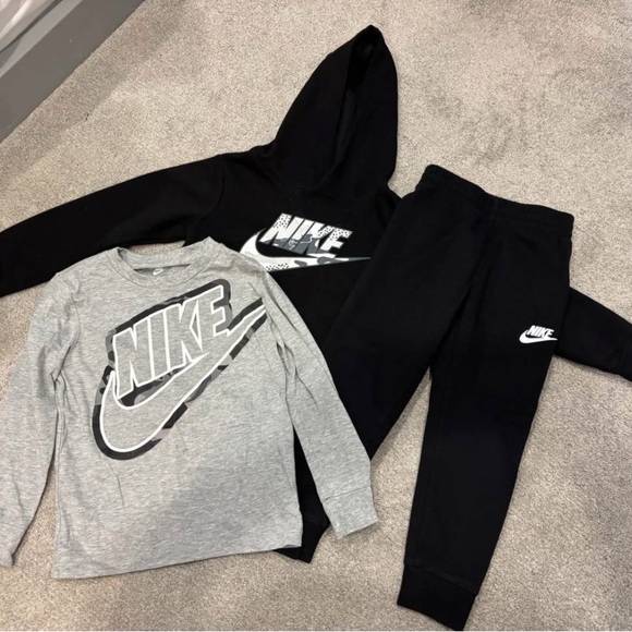 Nike Black and Gray Tracksuit Set - Picture 1 of 1